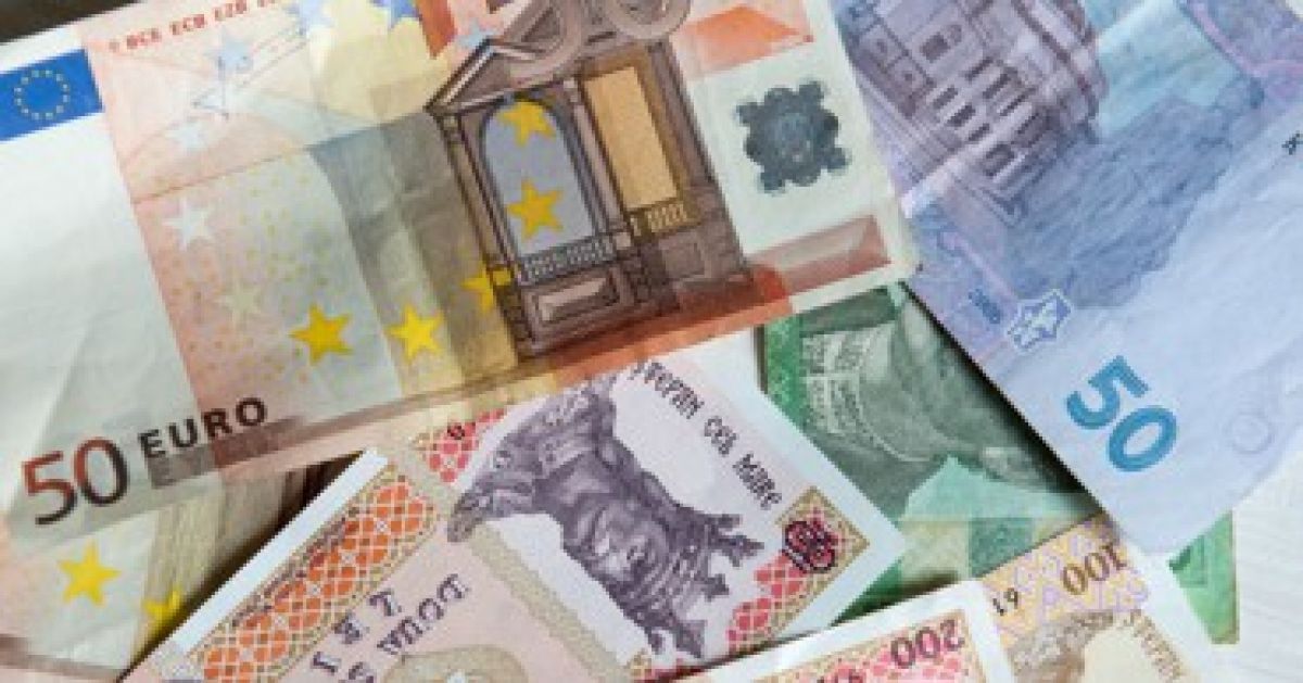300 евро в долларах. 300 Евро. 300 Евро фото. Молдавский лей к евро. Молдавские Леи к евро.