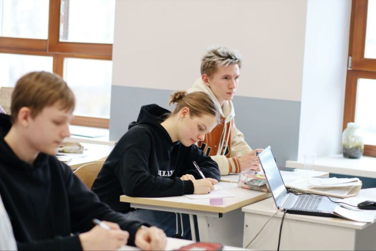 It программист. Программист после 9 класса что нужно. Можно ли пойти на программиста после 9. Поступить на программиста после 9. Поступить на программиста после 9 класса.